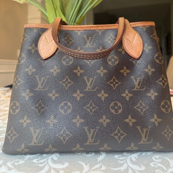 Louis Vuitton PM Neverfell - Picture 4 of 14